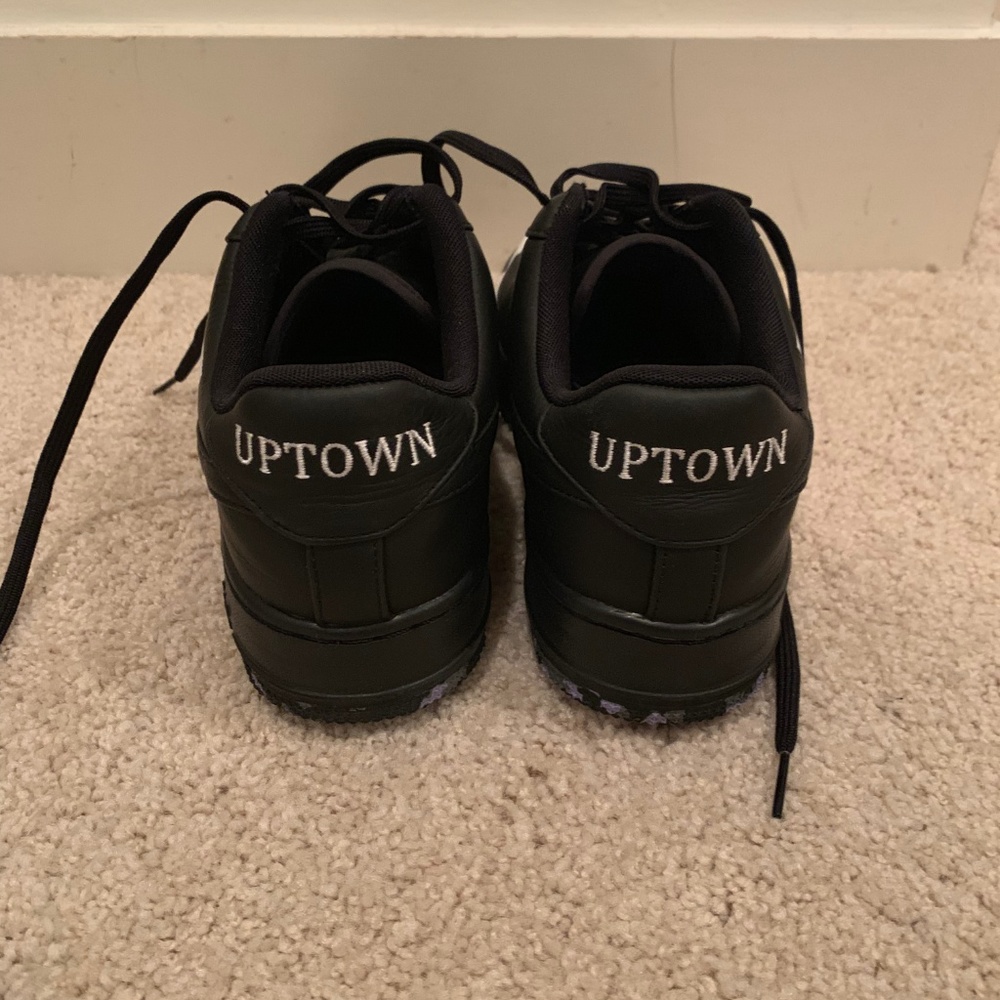 nike uptowns black